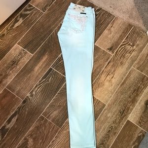 Miss Me ‼️Always Open to Offers‼️